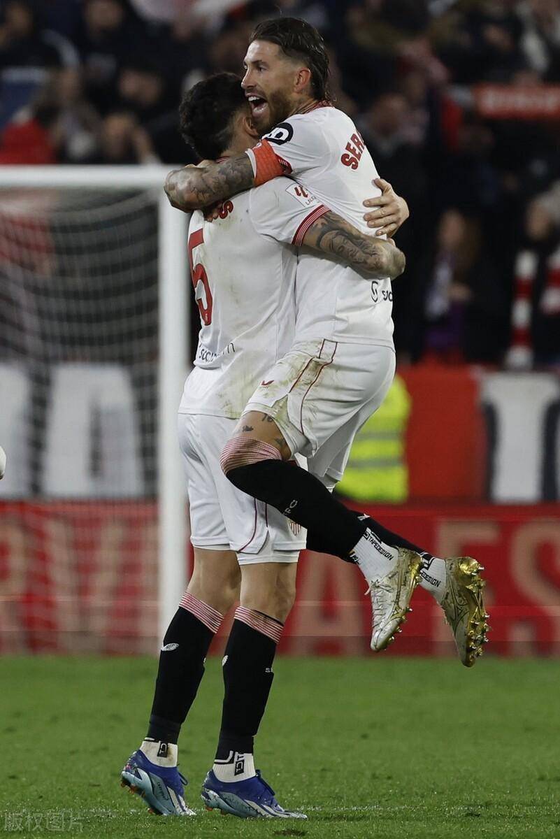 开云平台-窗口期欧联焦点战,塞维利亚内部沟通,压力陡增,临场指挥获称赞的简单介绍