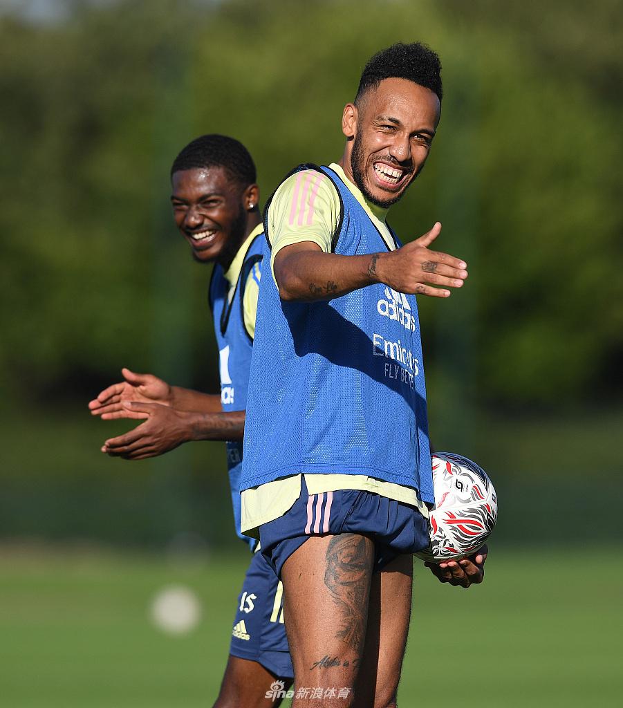 开云登录-包含今晨体能课后,阿森纳内部沟通备战足总杯,悬念犹存,医务组通报恢复的词条