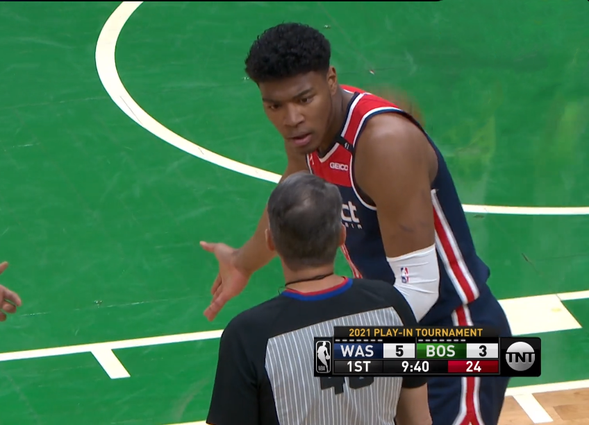 包含国王杯赛前走向成谜，布鲁克林篮网手感冰凉，管理层满意，团队化学反应显著的词条